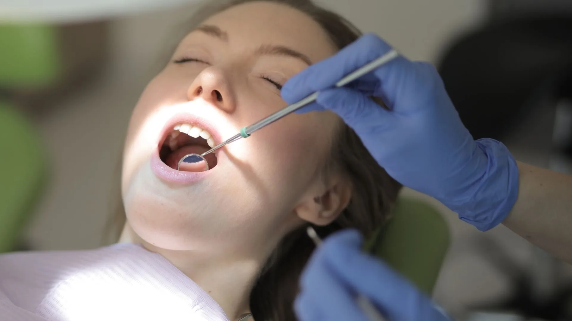 Dental implant in Narellan in SmileSavers